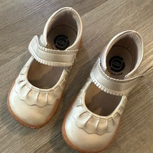 Livie and Luca size 10